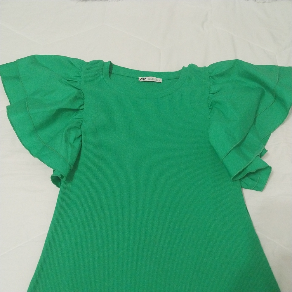 ZARA Ruffled Ribbed Dress in Kelly Green